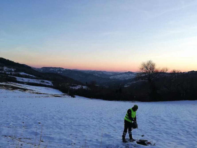 uomo sulla neve